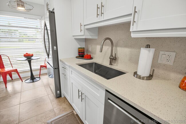 Building Photo - 1111 Mahogany Way