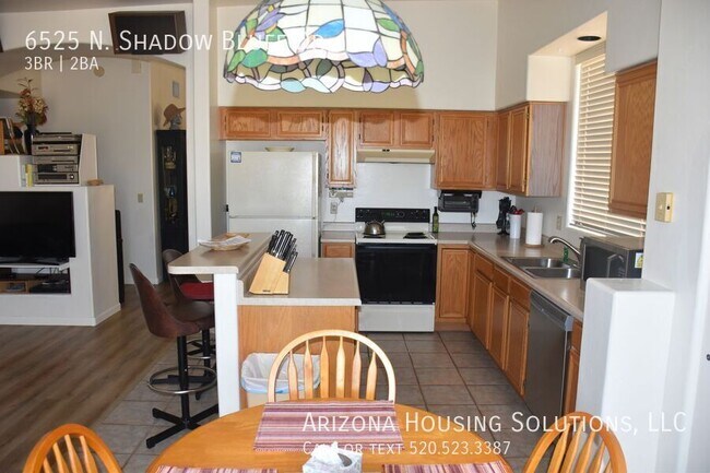 Building Photo - 6525 N Shadow Bluff Dr