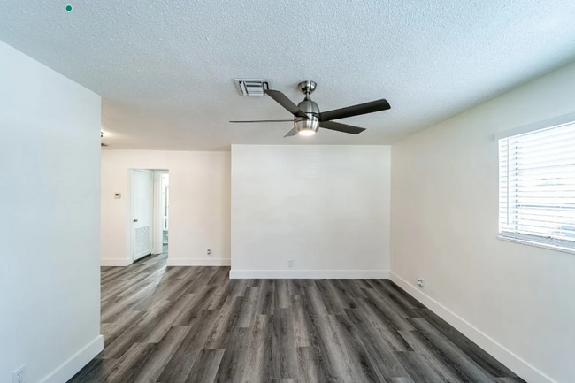 Building Photo - 4152 SW 24th Ct