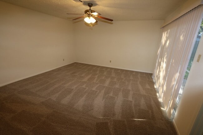 Building Photo - 22519 Deville Dr