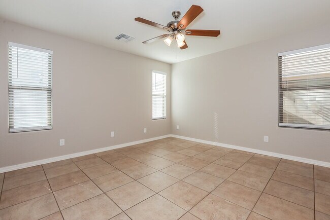 Building Photo - 1977 W Vineyard Plains Dr