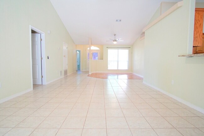 Building Photo - Spacious Oak Meadows Home in Milton with Multiple Living Areas, Fenced Yard & 1/2 Off First Month...