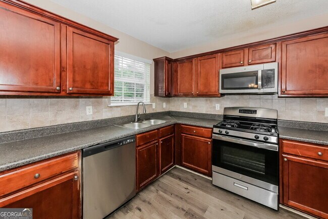 Building Photo - 369 Kentwood Springs Dr