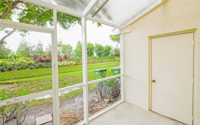 Building Photo - 16697 Hemingway Dr