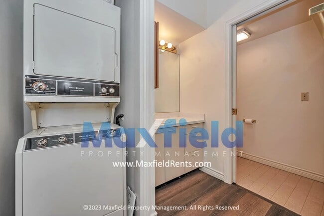 Building Photo - Avenues - 3 Bedroom 3 Bath Townhome with amazing southern views