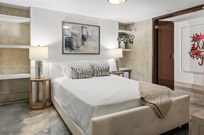 Building Photo - 1606 S Bayshore Dr