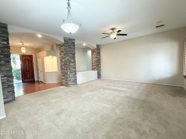 Building Photo - 7408 S 26th Ln