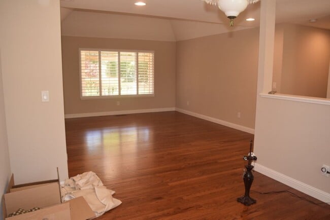 Building Photo - 1657 Stone Way
