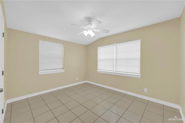 Building Photo - 710 N 9th St