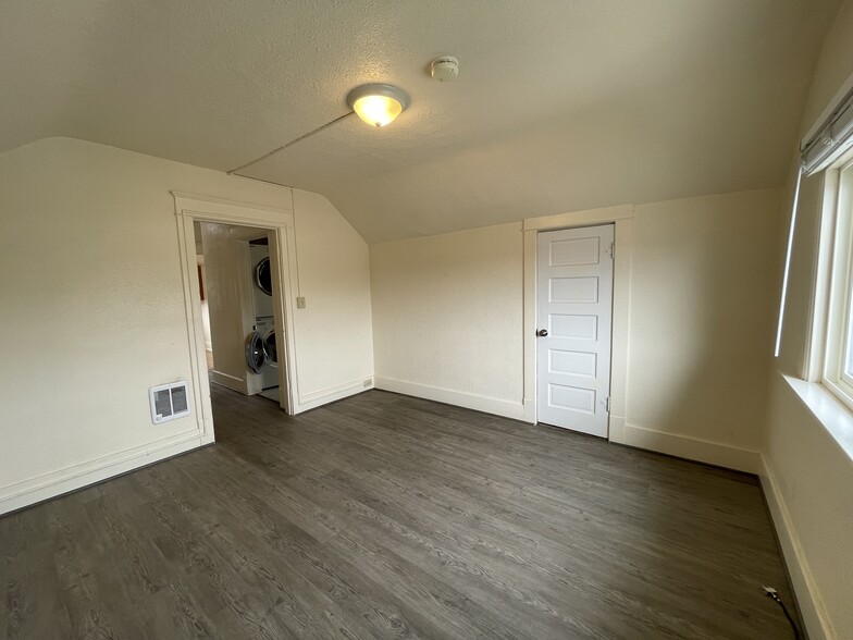 Building Photo - 412 S Mission St