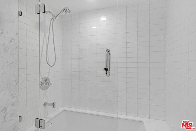 Building Photo - 2121 El Roble Ln