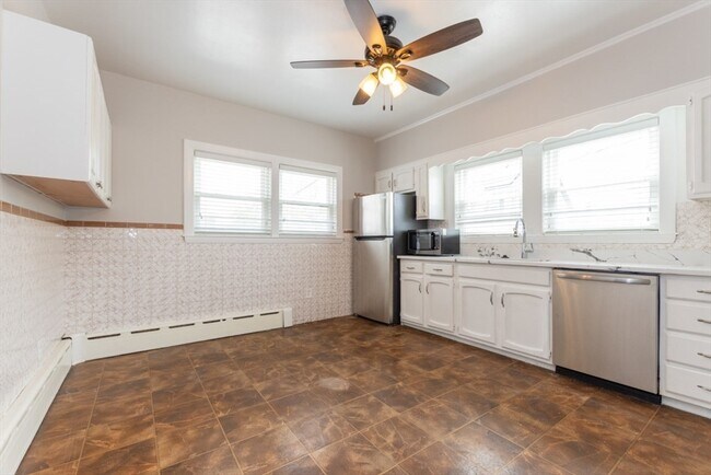 Building Photo - 129 Lynnway