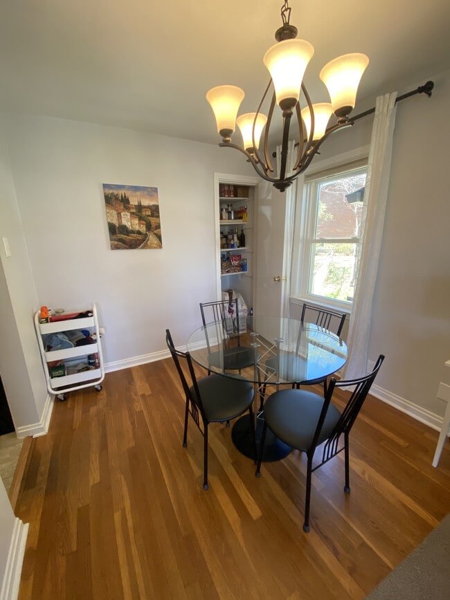 Dining Area and Pantry - 524 Laven del Ln