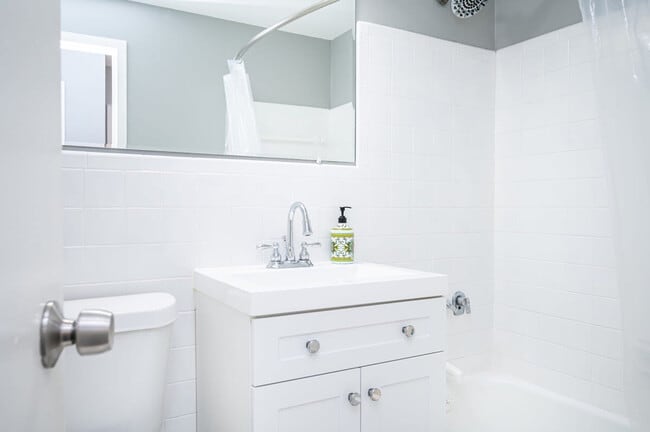 Building Photo - 215 Piedmont Ave NE