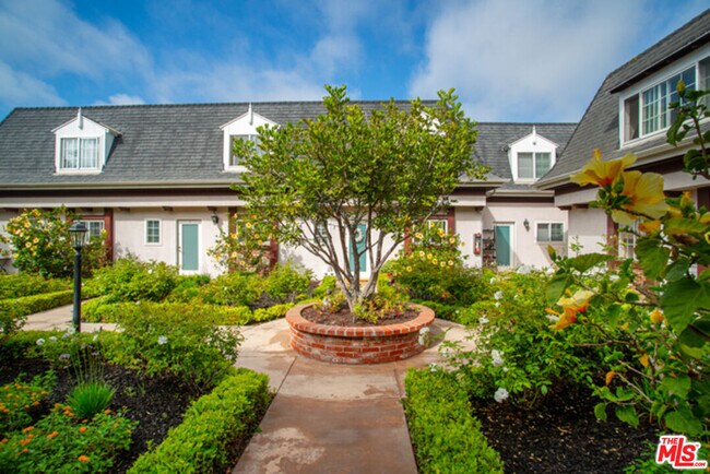 Building Photo - 8130 Redlands St