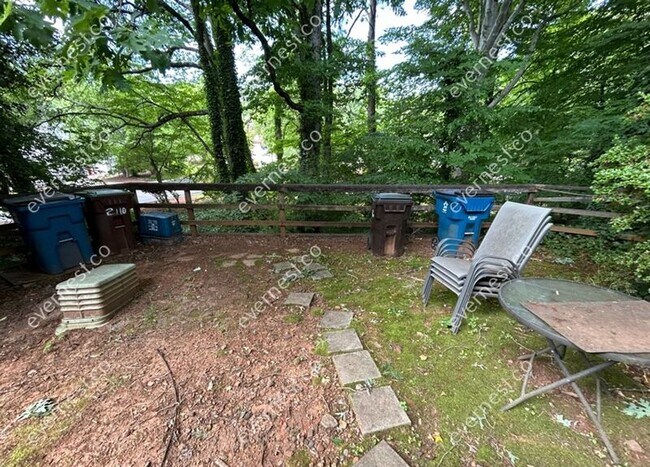 Building Photo - 2120 Newport Landing