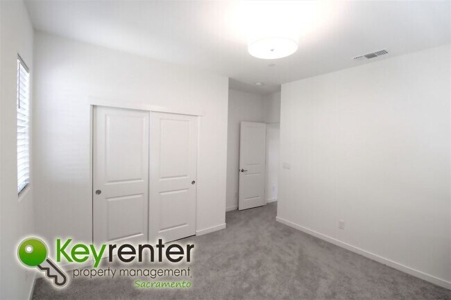 Building Photo - 4684 Flagstaff Dr