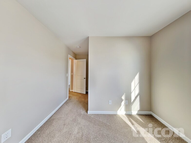 Building Photo - 162 Fesperman Cir