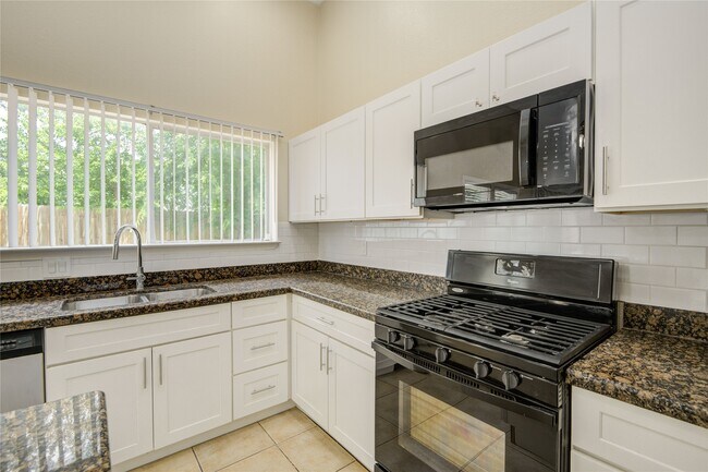 Building Photo - 5006 Westfield Village Dr