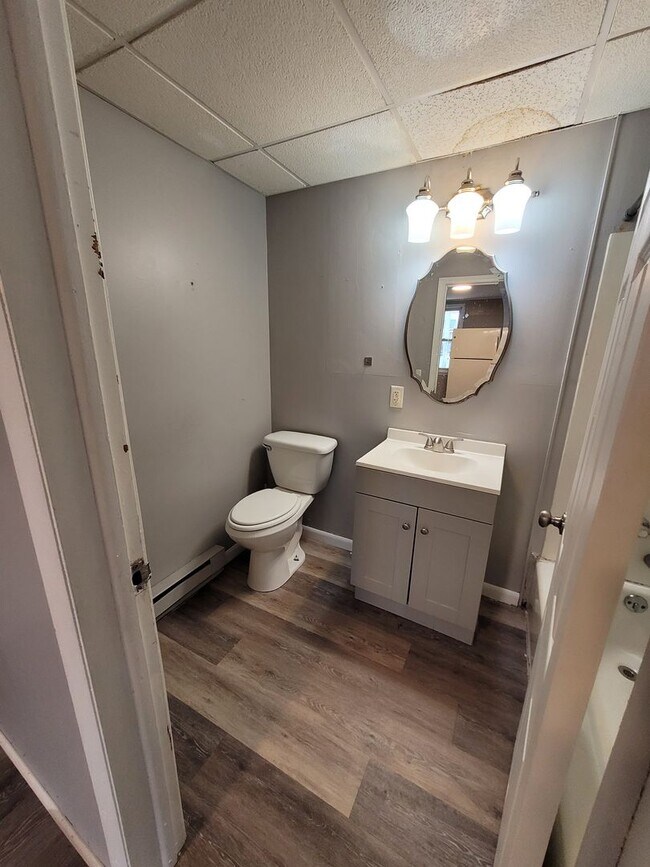 Building Photo - 127 Schoolhouse Rd