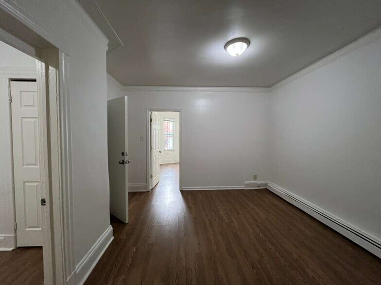 Building Photo - 31 Van Nostrand Ave