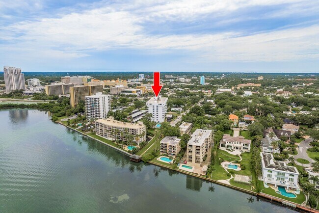 Building Photo - Harbor Oaks Place