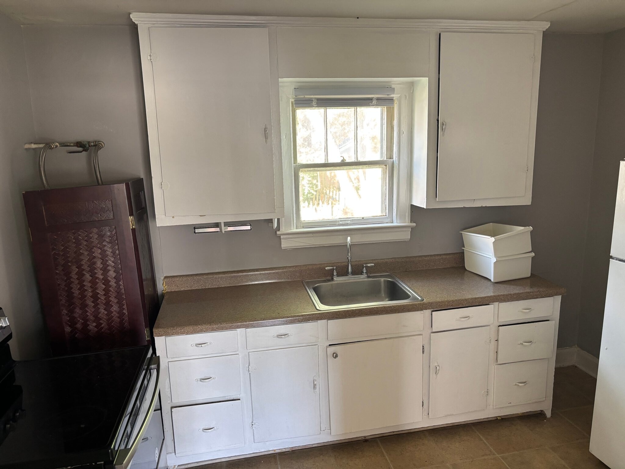 Building Photo - 287 Bassett Ave