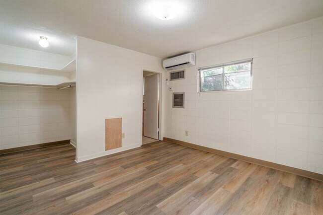 Building Photo - 1312#3 N. Adams St