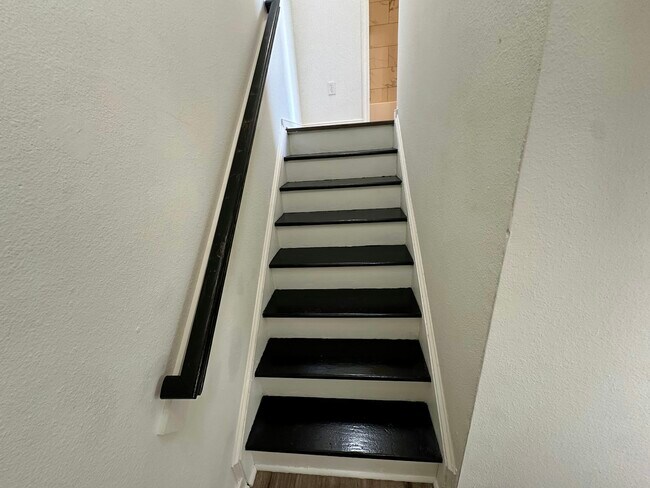 Building Photo - 3514 E Richmond Rd