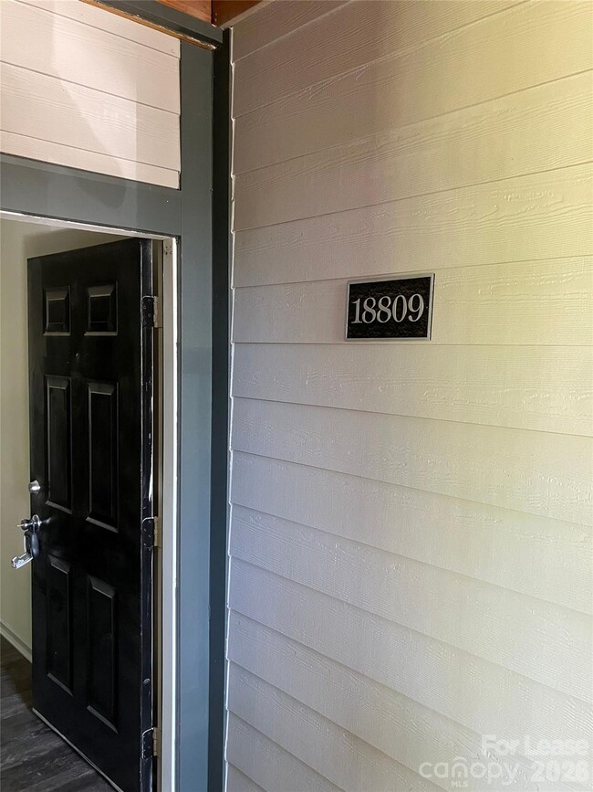 Building Photo - 18809 Vineyard Point Ln