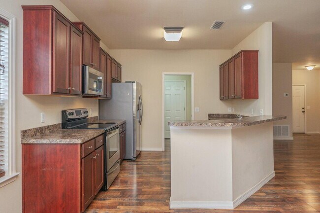 Building Photo - 646 Hunters Ridge Rd