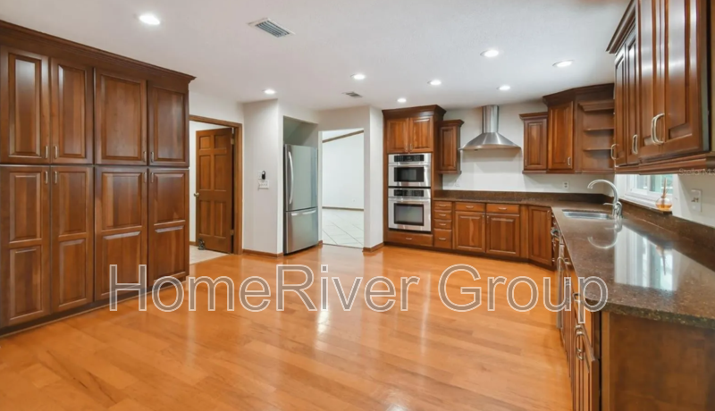 Building Photo - 16806 Rolling Rock Dr