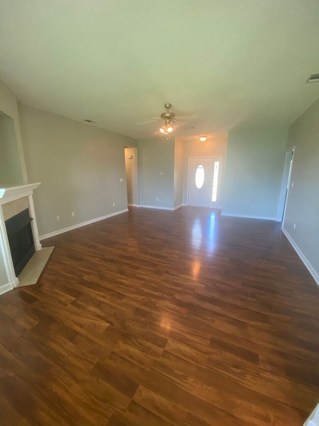 Building Photo - 601 Hidden Creek Cir