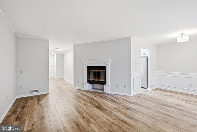 Building Photo - 405B Mulberry Cove