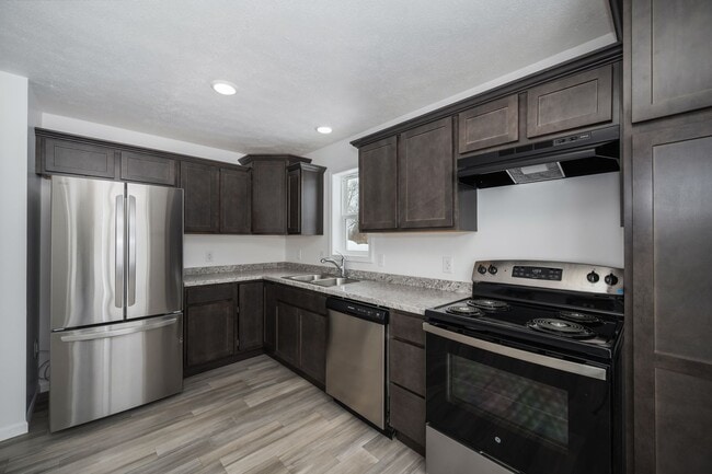 Building Photo - 1012 - 1014Escape St. Boyne City, MI 49712