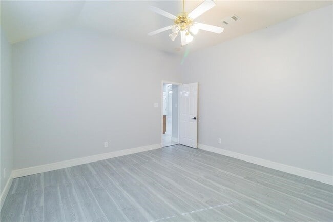 Building Photo - 6210 Pleasant Stream Dr