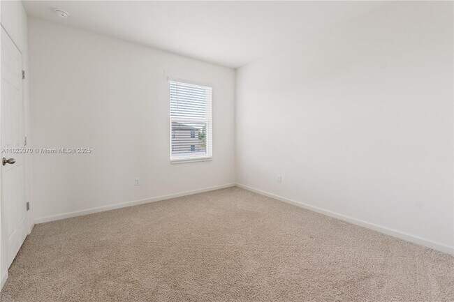 Building Photo - 5305 Fantasy Dr