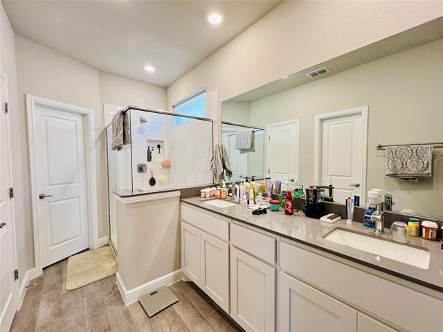 Building Photo - 15748 Putney Wy