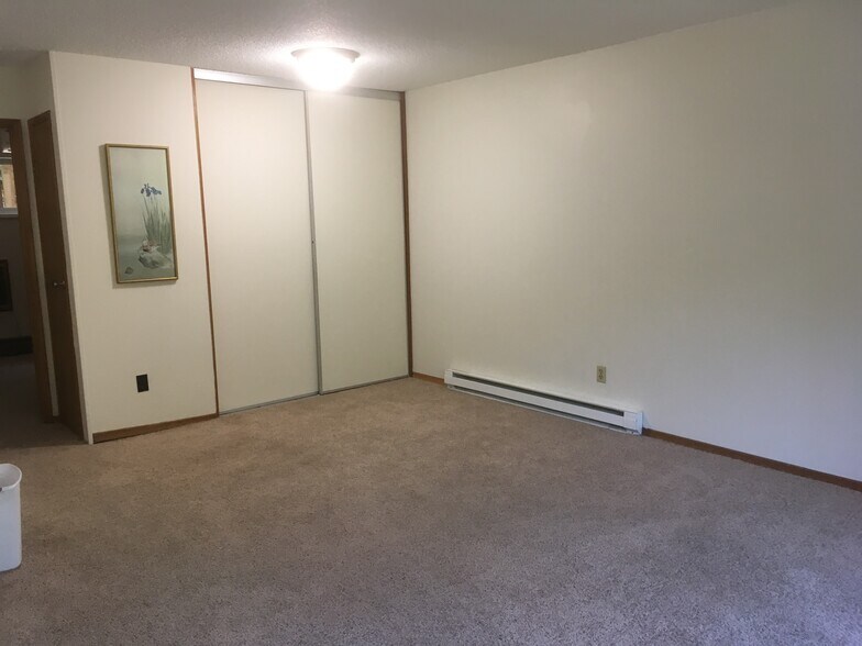 Building Photo - 1227 NE 27th ave