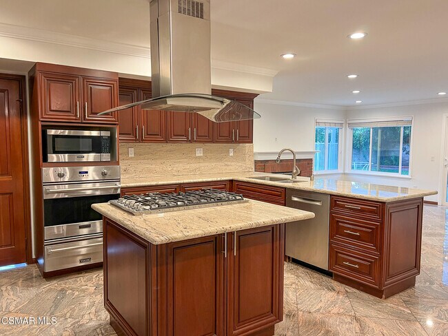 Building Photo - 5630 Hurford Ct