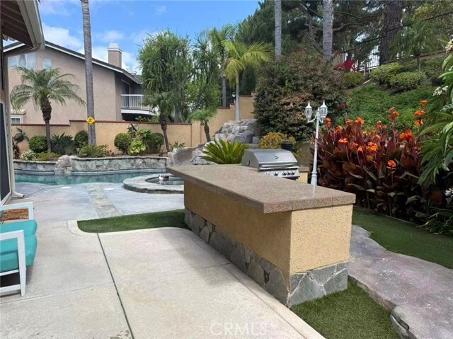 Building Photo - 5860 Vista Del Mar