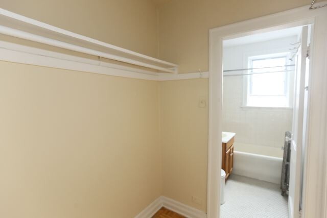 Building Photo - 714 W Belmont Ave