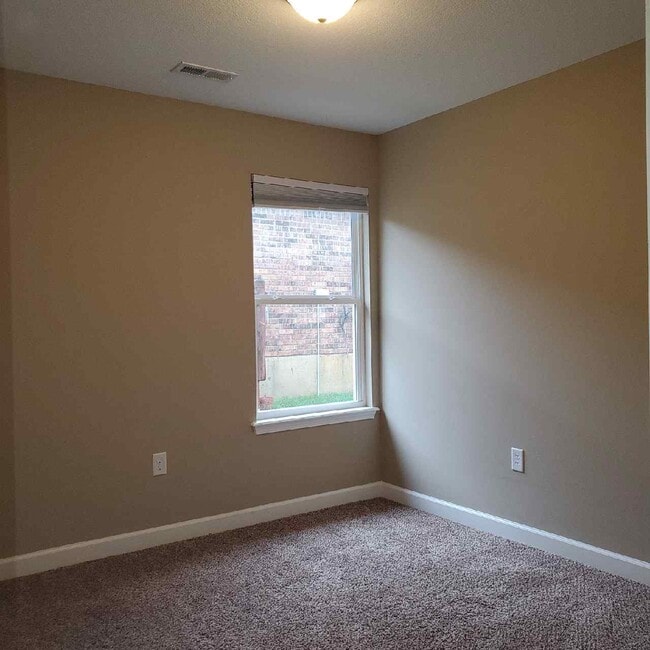 Building Photo - 903 W Gay St