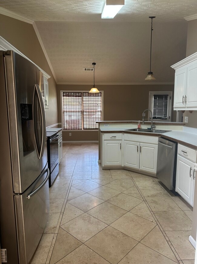 Building Photo - 6317 Compass Dr