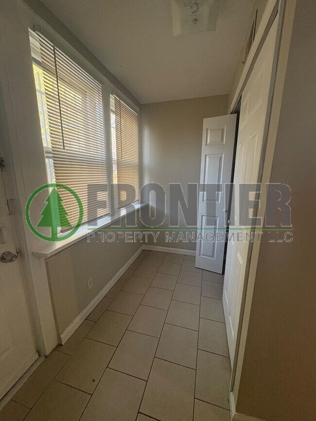 Building Photo - 3939 Magnolia Ave