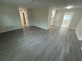 Building Photo - 227 S Lee St