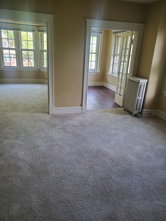 Building Photo - 921 De Mun Ave