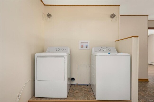 Building Photo - 3806 Harding Rd