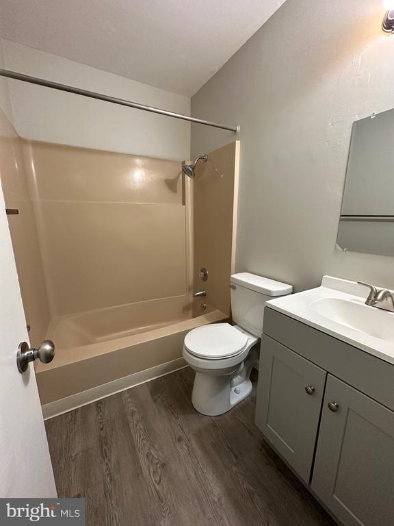 Building Photo - 203 E Penn Ave