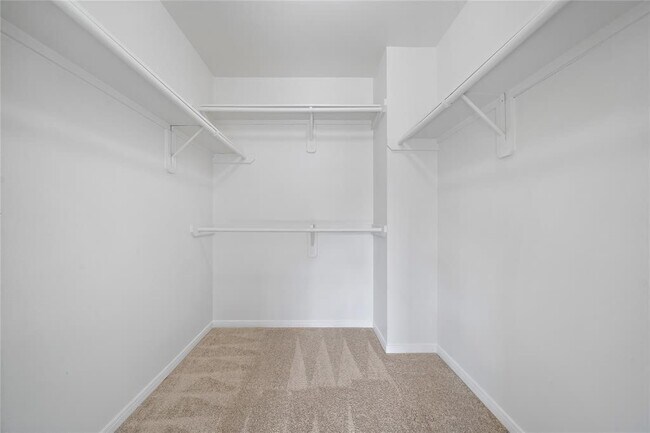 Building Photo - 22823 Tara Way Dr